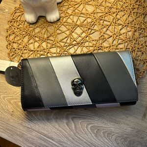 NWT - Sondra Roberts Squared  Skull Clutch/Crossbody